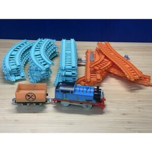 Thomas & Friends TrackMaster Thomas Glow In Dark Motorized Train With Track